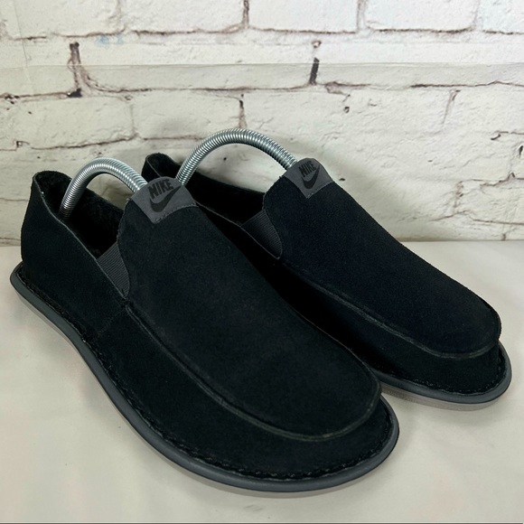 Nike Other - NEW NWOT Nike Solarsoft Lakeside Black Slip On Shoes Size 9 Faux Fur Lined Foam